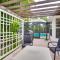 Casa Blanco Escape with Fire Pit in Sebastian!