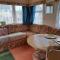 Cosy Caravan at Blackmoor Farm - Ludchurch