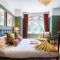 Relaxing Balcony Getaway in Fulham & Hammersmith Pass The Keys - Londýn