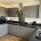 Kingsway House - Brand New Spacious 4 Bed Home From Home - Derby