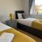 Kingsway House - Spacious 4 Bed Home From Home in Derby