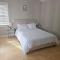 Close to the beach and attractions! Perfect for families or traveling nurses!