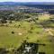 Garden-nestled granny flat between winery and town - Armidale