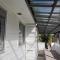 New painted 5 bdms specious house close to the Base