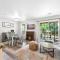 Tucked Away 1bd with King bed Close to it all!