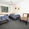 Stylish 2 B/R Kings Beach Apartment (6 guests) ZF4 - Caloundra