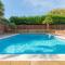 Large House Swim Pool Hot tub Sleeps 10 guest - Ware