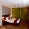 HOTEL EMERALD PALACE
