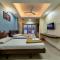 Hotel RadhaKrishna-Couple Friendly - Kolhapur