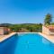Apartamento Rural con piscina Finca Can Petit