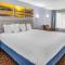 Days Inn & Suites by Wyndham Colonial - Williamsburg