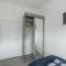 Deluxe 2 bed, 2 bathroom Milton Keynes apartment within walking distance to train station and City centre. Deluxe 2 bed, 2 bathroom Milton Keynes apartment within walking distance to train station and City centre.