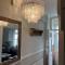 Adanhouse-stockland spacious 5 bedroom house sleeps 12 private garden