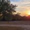 Shady Oaks Cottage: A Peaceful & Relaxing Getaway