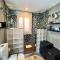 PUSHE Penthouse Playa Granada Beach & Golf 2