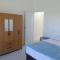 Apartamento Lua 3 - Quarto e Sala com Varanda e cozinha americana na praia do preá-Ce