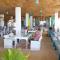 Lime N Soda Beachfront Resort - 通萨拉