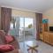 Lovely 2 bed apt overlooking golf