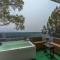StayVista at Bellevue with Outdoor Jacuzzi - Kasauli