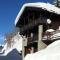 Chalet Fegguese - 4 bedroom chalet with hot-tub