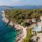 Amazing Seafront Croatian Villa - 5 Bedrooms - Villa White Pearl - Phenomenal Sea Views & Private Infinity Pool - Primosten - 普利莫顿