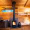 Burtree Country House, Tipis, Treehouse & Lodge & house rooms with hot tubs in a private garden
