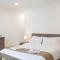 Beautiful, central home with all amenities & WIFI by 360 Estates