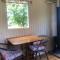 Charming tranquil Shepherds Hut with lakeside balcony 'Roach' - Uckfield