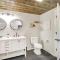 Beautiful Bellaire Home with Amenities, 4 Mi to Lake