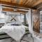 Rustic Cabin, Dock, Firepit, Kayaks & Games