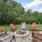 Rustic Cabin, Dock, Firepit, Kayaks & Games