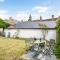 Redesdale View, High Street with Private Garden - Moreton-in-Marsh
