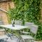Redesdale View, High Street with Private Garden - Moreton-in-Marsh