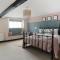 Redesdale View, High Street with Private Garden - Moreton-in-Marsh
