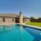 Spacious Lubbock Home with Private Pool and Yard! - 拉伯克
