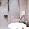 18 Mill Wharf Apartment