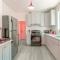 Modern Apt near all conveniences