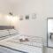 Modern Apt near all conveniences