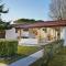 Bungalow in Caorle with garden furniture - Caorle