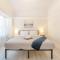 Home and Cottage in Mosswood - آوكلاند