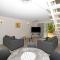 Coast Apartments Large 2 Bed 1 Bathroom with Pool - Torquay