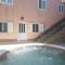 Beautiful Apartment In Podgrade With Jacuzzi - Slime