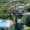 La Bastide de la Peyrolière avec piscine et tennis face au Luberon