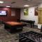Fantastic 2 BR Apt + Den @Crystal City With Gym