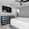 Beach Bliss 10 Mins to Waves, 3BR Oasis with Pool - Fort Lauderdale
