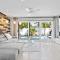 Beach Bliss 10 Mins to Waves, 3BR Oasis with Pool - Fort Lauderdale
