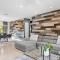 Beach Bliss 10 Mins to Waves, 3BR Oasis with Pool - Fort Lauderdale