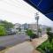 Trendy 1BD Balcony Pool Small fam or couples stay