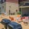 Beachfront Traverse City Resort Condo with Pool - 特拉弗斯城