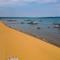 Beachfront Traverse City Resort Condo with Pool - 特拉弗斯城